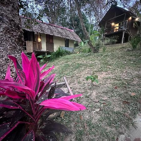 Koh Mook Mountain View Hotel Exterior photo