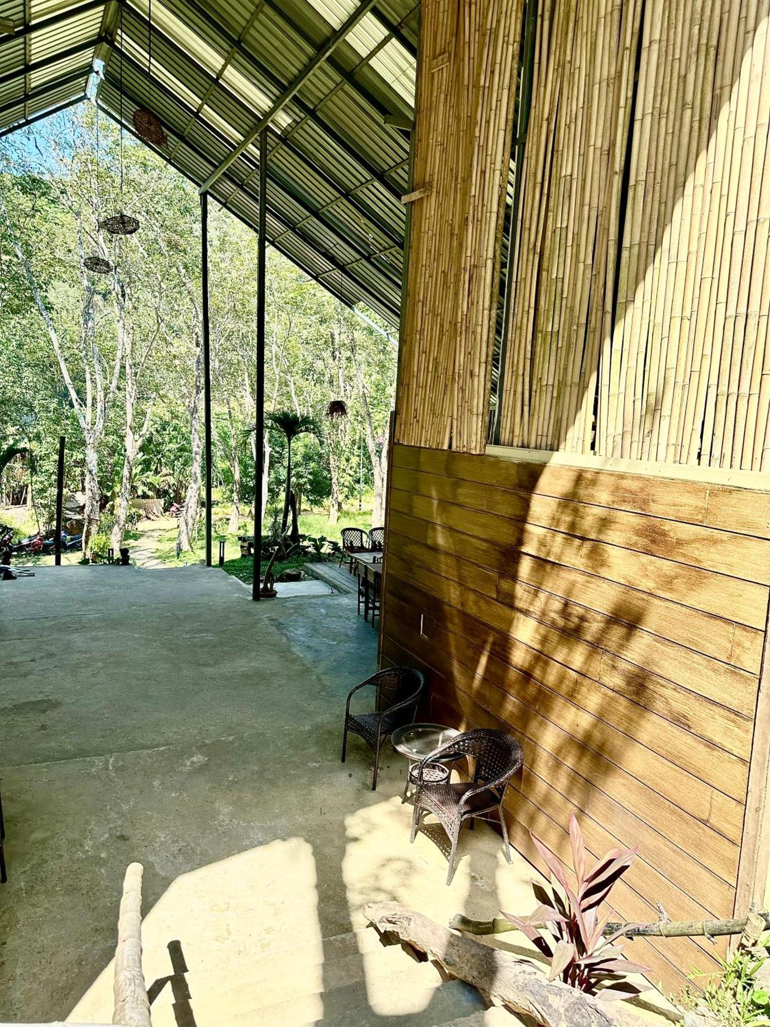Koh Mook Mountain View Hotel Exterior photo